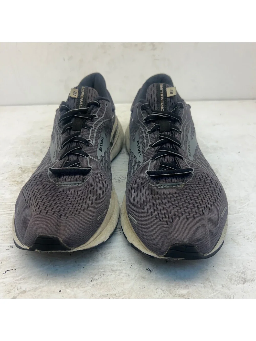 Brooks used shoes